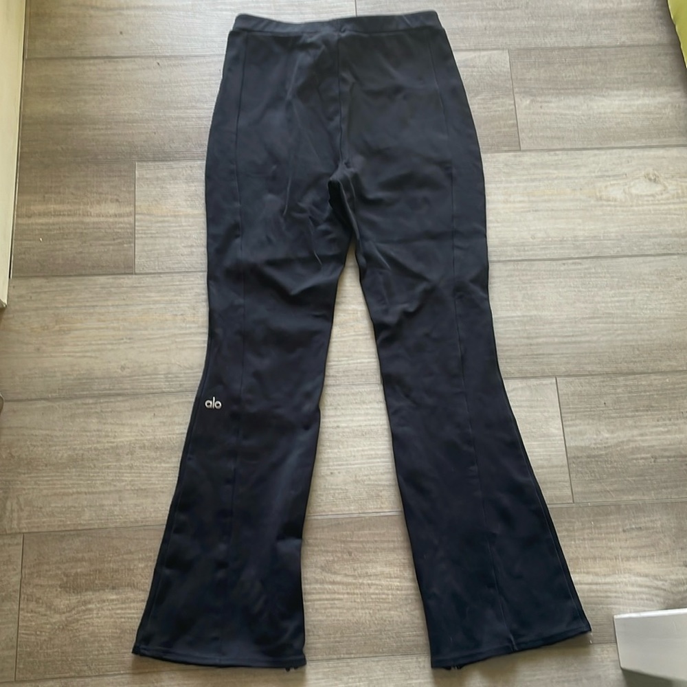 ALO High-Waist 7/8 Zip It Flare Legging (sz. Medium)